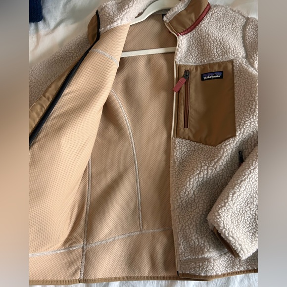 Patagonia Women's Classic Retro-X® Fleece Jacket - Picture 2 of 8